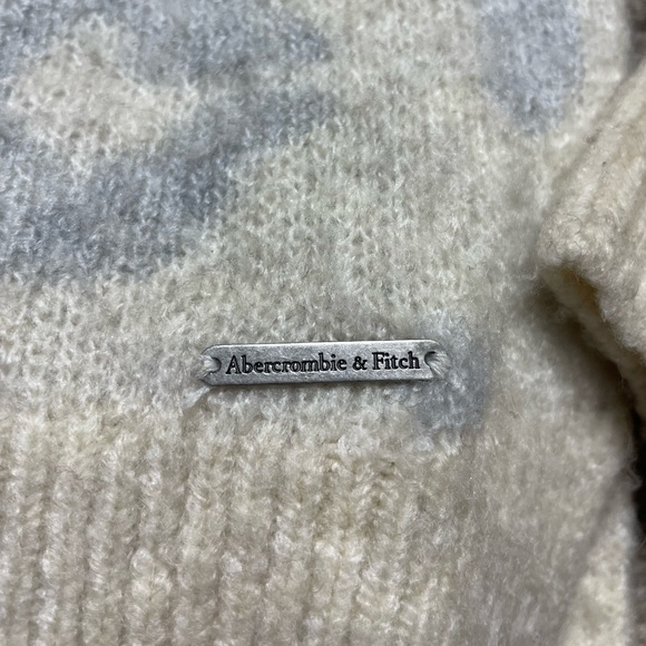 Abercrombie‎ & Fitch Snow Leopard Animal Print Cozy Yarn Sweater XS - Picture 4 of 7